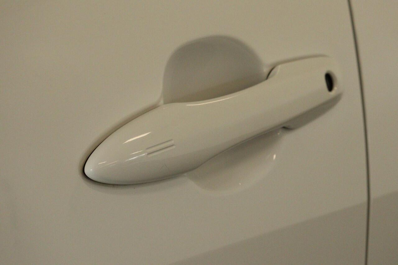 Toyota YARIS 1.5 Hybrid Active, Navi, DAB, Keyless Entry, Apple Carplay / Android Auto, Camera!