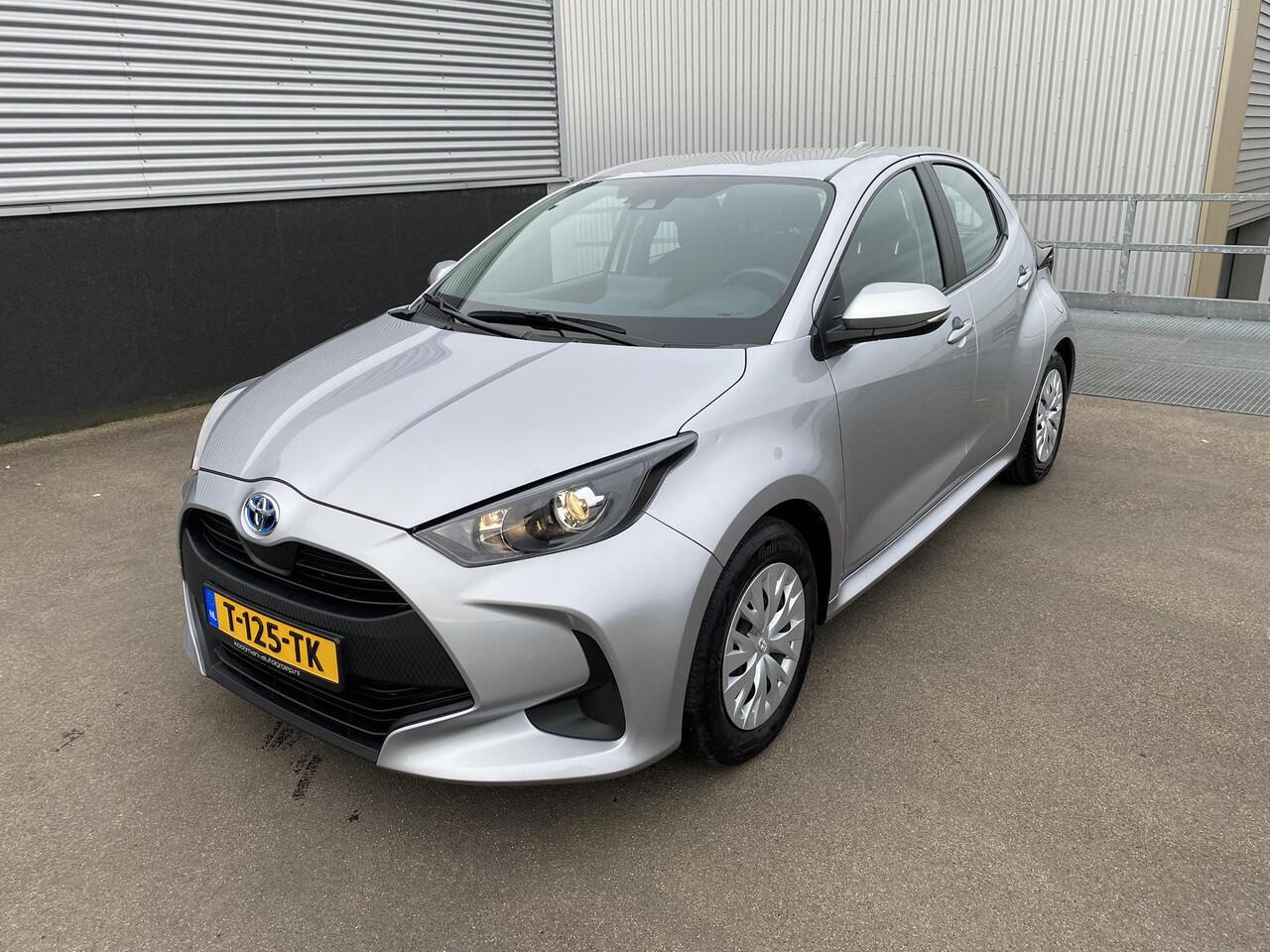 Toyota YARIS 1.5 Hybrid Active Afneembare Trekhaak, Navigatie Apple Carplay/Android Auto, achteruitrij camera, adaptieve cruise control, lage km stand!