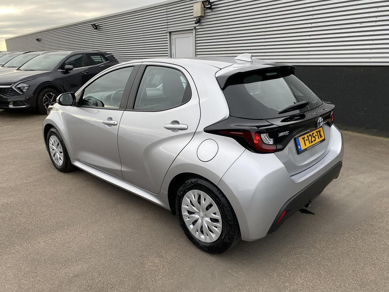 Toyota YARIS 1.5 Hybrid Active Afneembare Trekhaak, Navigatie Apple Carplay/Android Auto, achteruitrij camera, adaptieve cruise control, lage km stand!