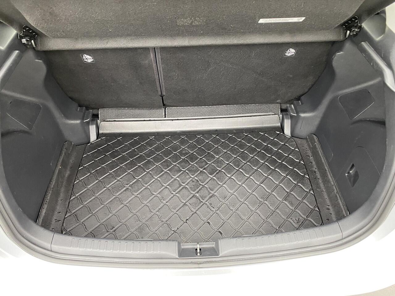 Toyota YARIS 1.5 Hybrid Active Afneembare Trekhaak, Navigatie Apple Carplay/Android Auto, achteruitrij camera, adaptieve cruise control, lage km stand!