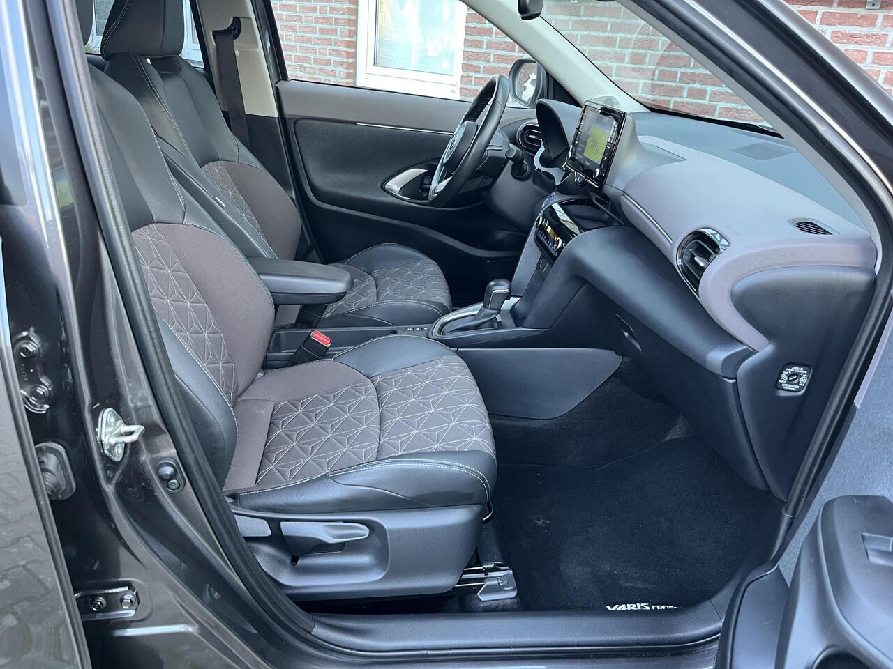 Toyota YARIS Cross 1.5 Hybrid Executive *Trekhaak*Matrix-LED*