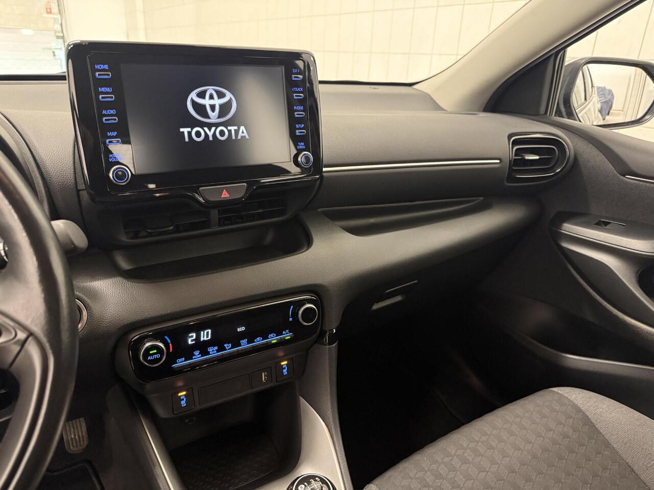 Toyota YARIS 1.5 VVT-i Carplay / Stuur & Stoelverwarming / LMV