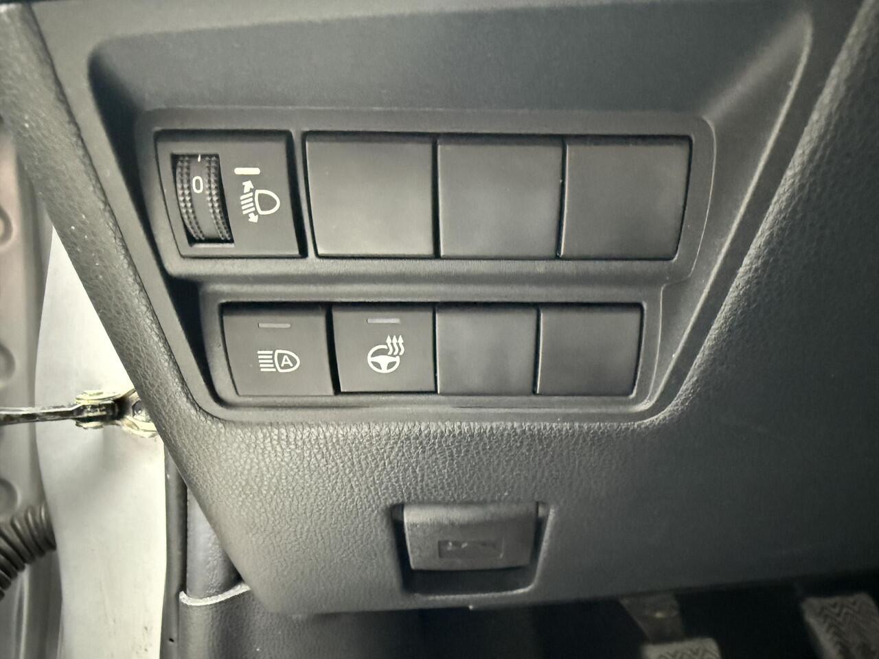 Toyota YARIS 1.5 VVT-i Carplay / Stuur & Stoelverwarming / LMV