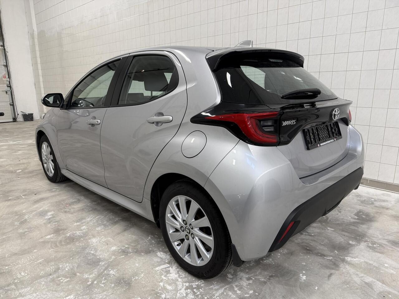 Toyota YARIS 1.5 VVT-i Carplay / Stuur & Stoelverwarming / LMV