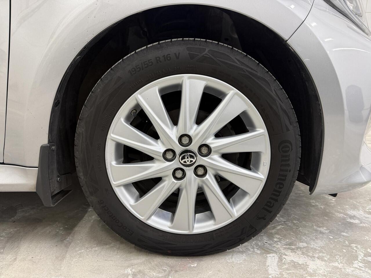 Toyota YARIS 1.5 VVT-i Carplay / Stuur & Stoelverwarming / LMV