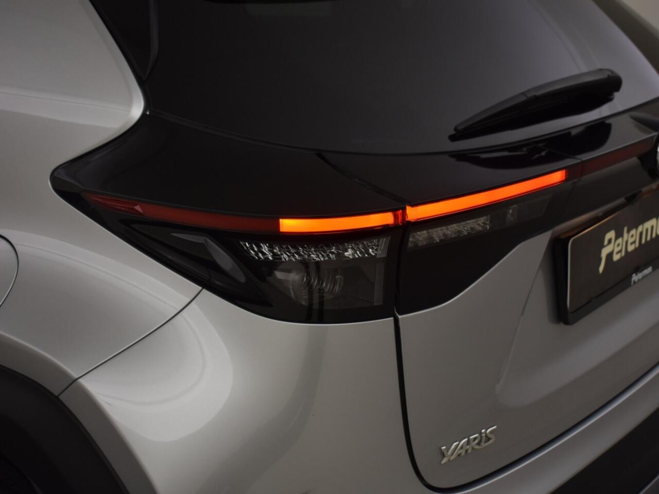 Toyota YARIS Cross 1.5 Hybrid AWD Launch Edition | Leren bekleding | Head-up d. |