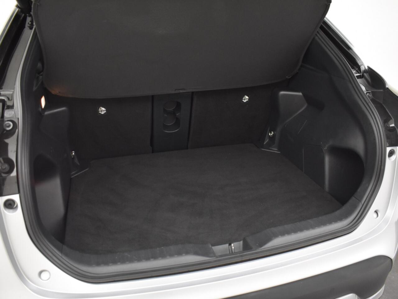 Toyota YARIS Cross 1.5 Hybrid AWD Launch Edition | Leren bekleding | Head-up d. |