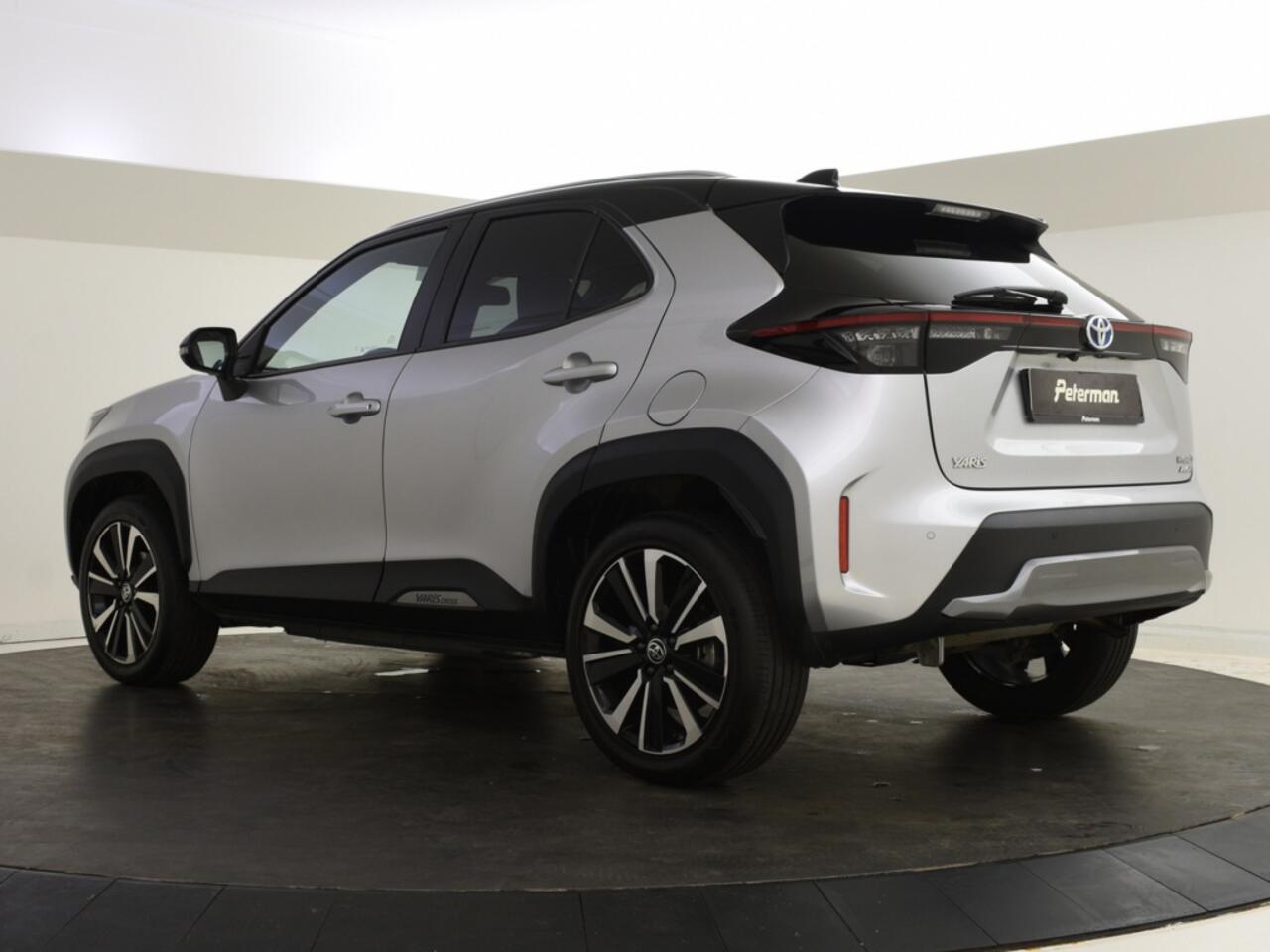 Toyota YARIS Cross 1.5 Hybrid AWD Launch Edition | Leren bekleding | Head-up d. |