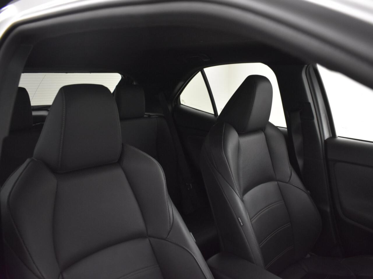 Toyota YARIS Cross 1.5 Hybrid AWD Launch Edition | Leren bekleding | Head-up d. |