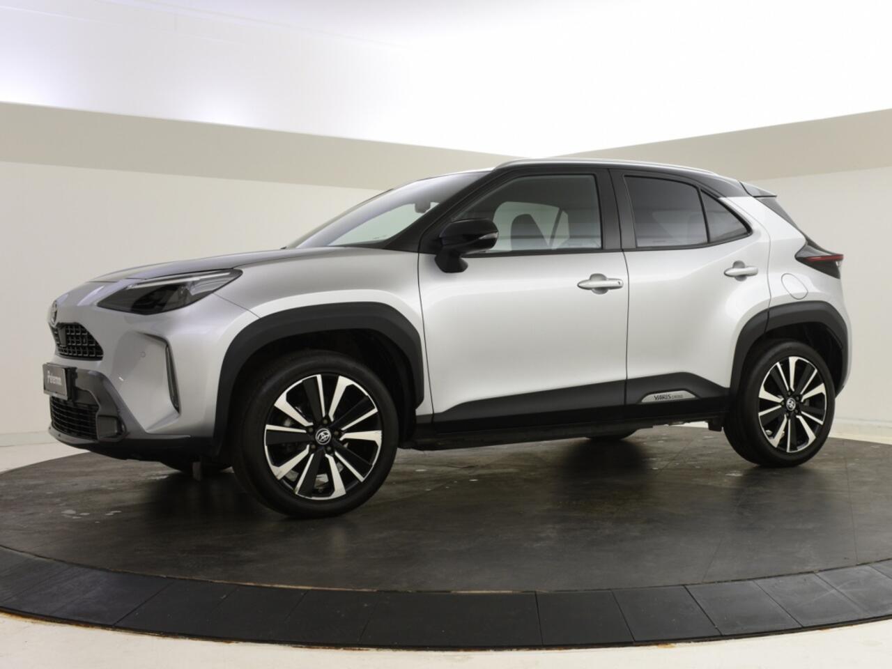 Toyota YARIS Cross 1.5 Hybrid AWD Launch Edition | Leren bekleding | Head-up d. |
