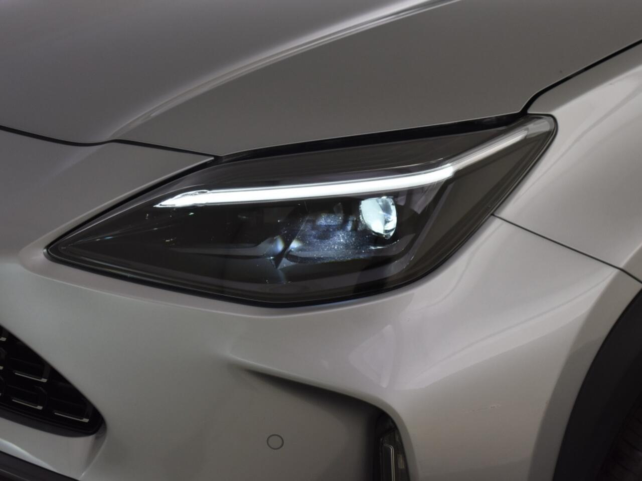 Toyota YARIS Cross 1.5 Hybrid AWD Launch Edition | Leren bekleding | Head-up d. |