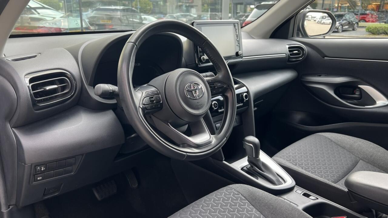 Toyota YARIS Cross 1.5 Hybrid Dynamic | Navi | Camera | Cruise