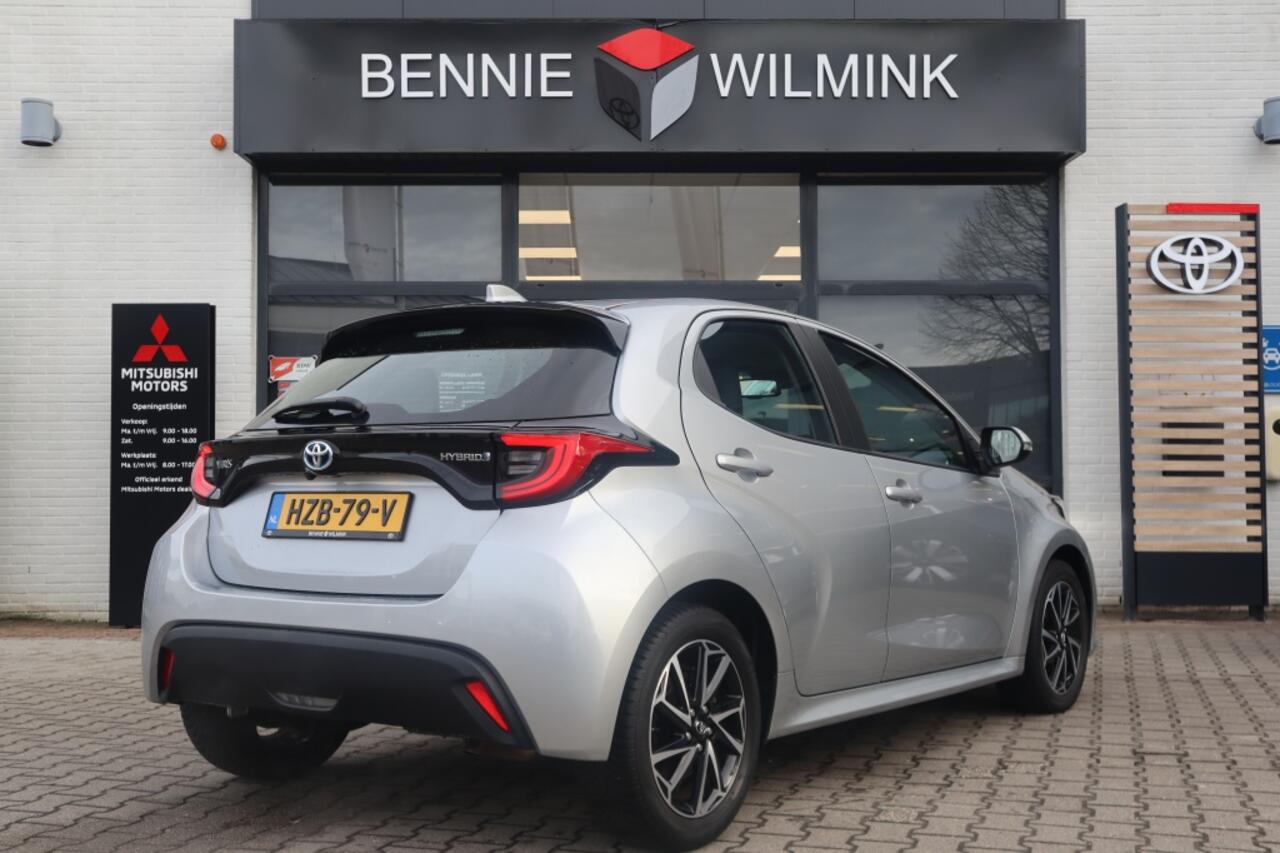 Toyota YARIS 1.5 Hybrid Dynamic | All Seasons | Stoelverwarming | Led |