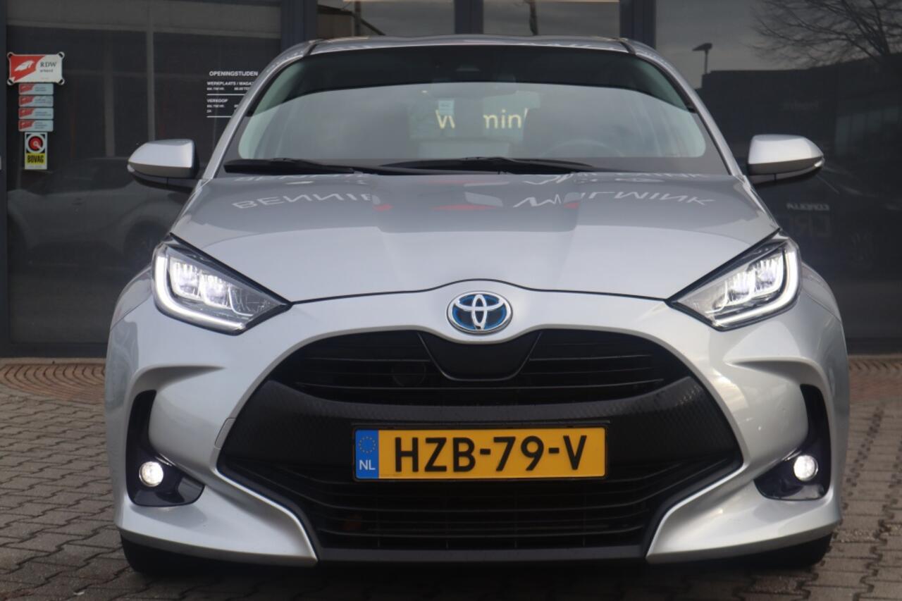 Toyota YARIS 1.5 Hybrid Dynamic | All Seasons | Stoelverwarming | Led |