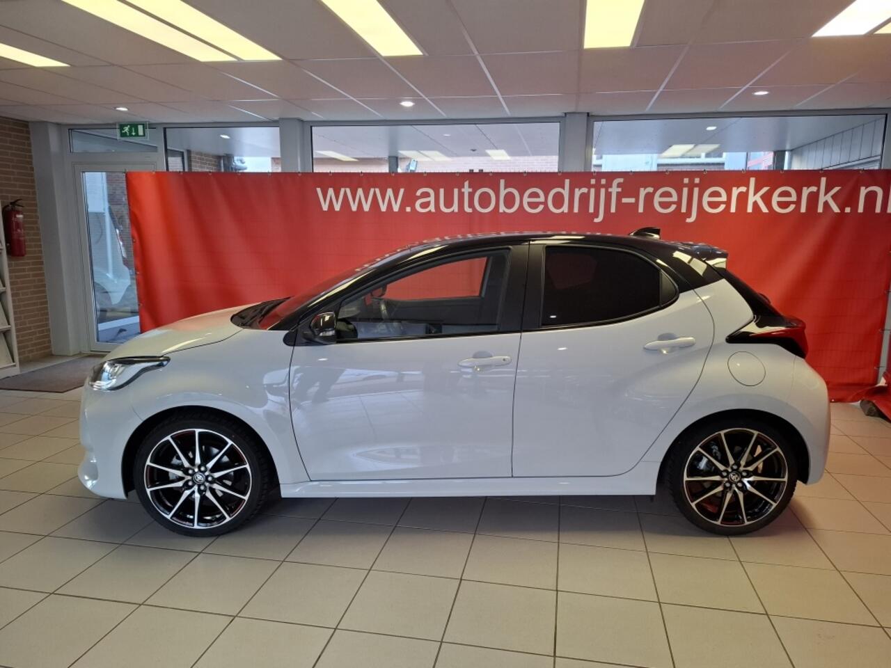 Toyota YARIS 1.5 Hyb. GR Sport, NL auto !! 12 maanden Bovag garantie, 116PK