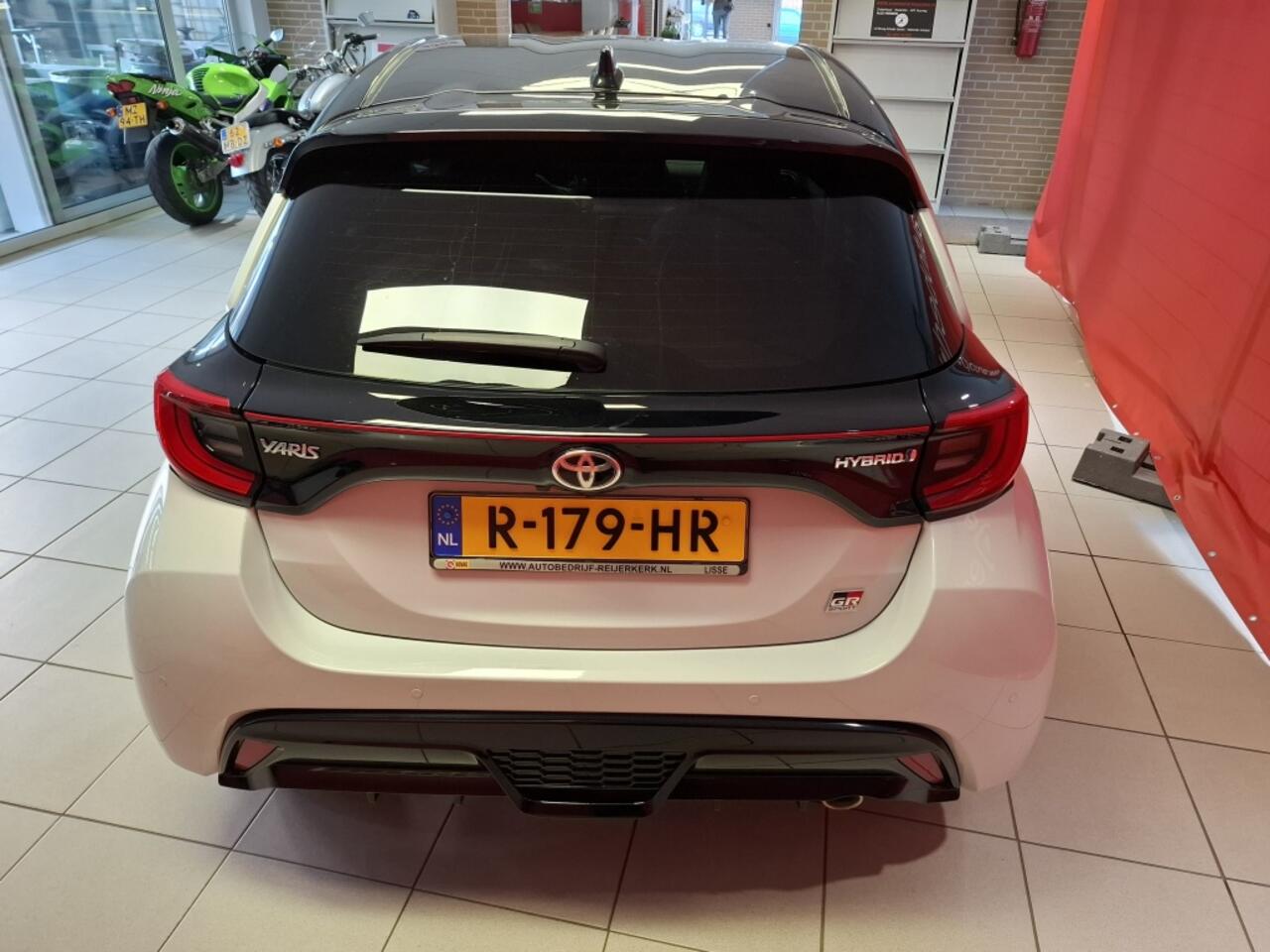 Toyota YARIS 1.5 Hyb. GR Sport, NL auto !! 12 maanden Bovag garantie, 116PK