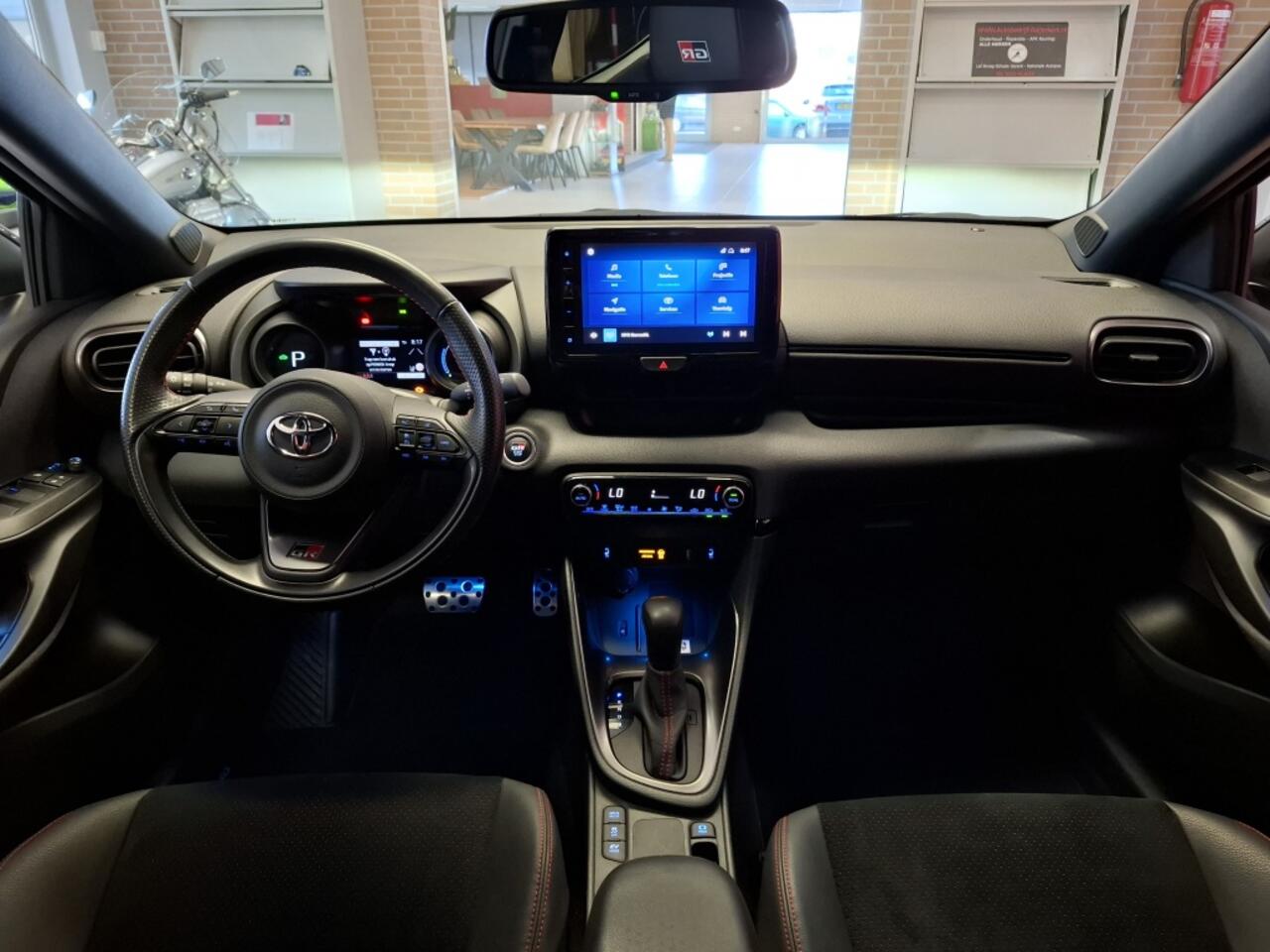 Toyota YARIS 1.5 Hyb. GR Sport, NL auto !! 12 maanden Bovag garantie, 116PK