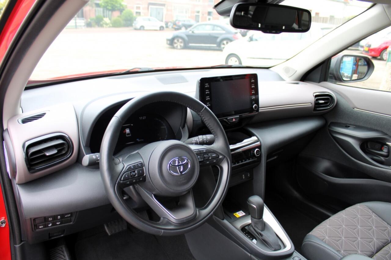 Toyota YARIS Cross 1.5 Hybrid | Elek A-Klep | 360 Cam | Stuur + Stoel verwarming