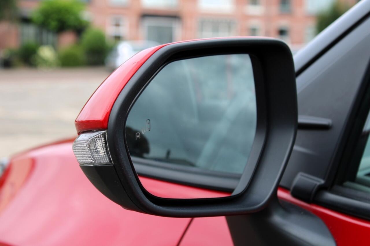 Toyota YARIS Cross 1.5 Hybrid | Elek A-Klep | 360 Cam | Stuur + Stoel verwarming