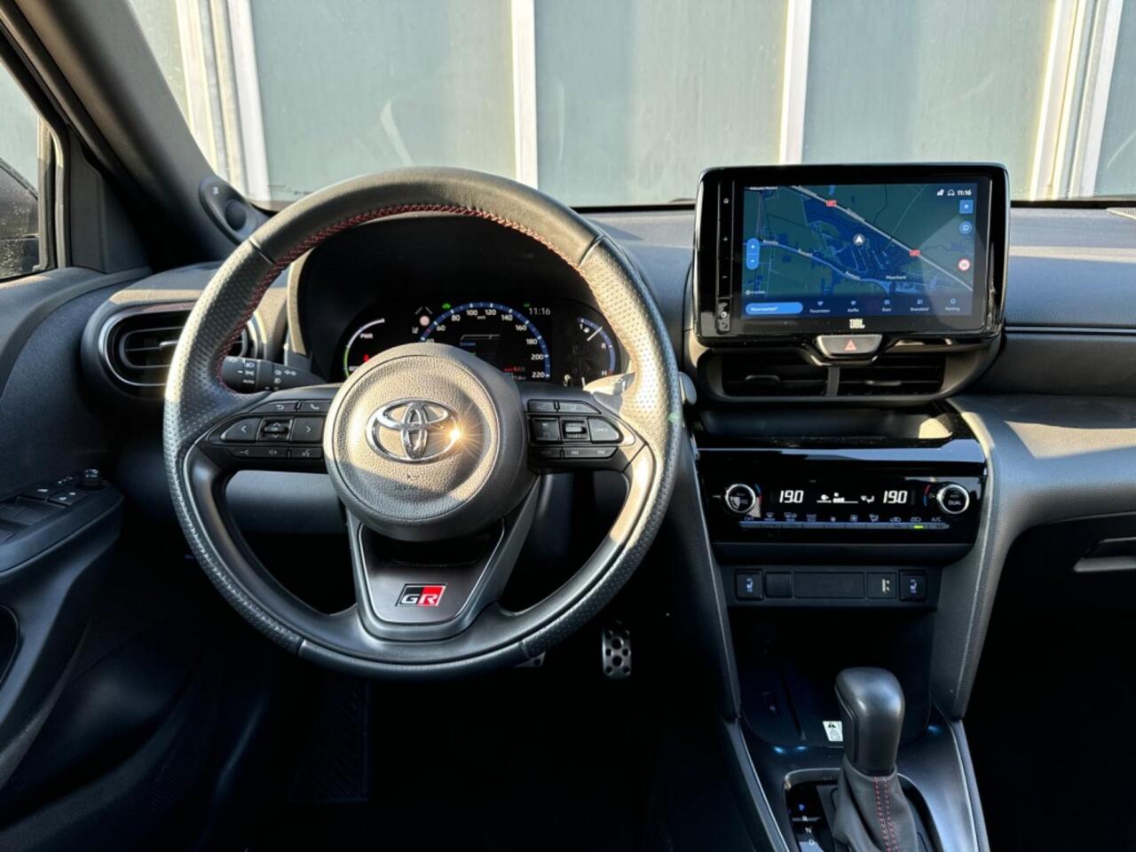 Toyota YARIS Cross 1.5 Hybrid FWD GR Sport | ACC | JBL | Camera | Trekhaak