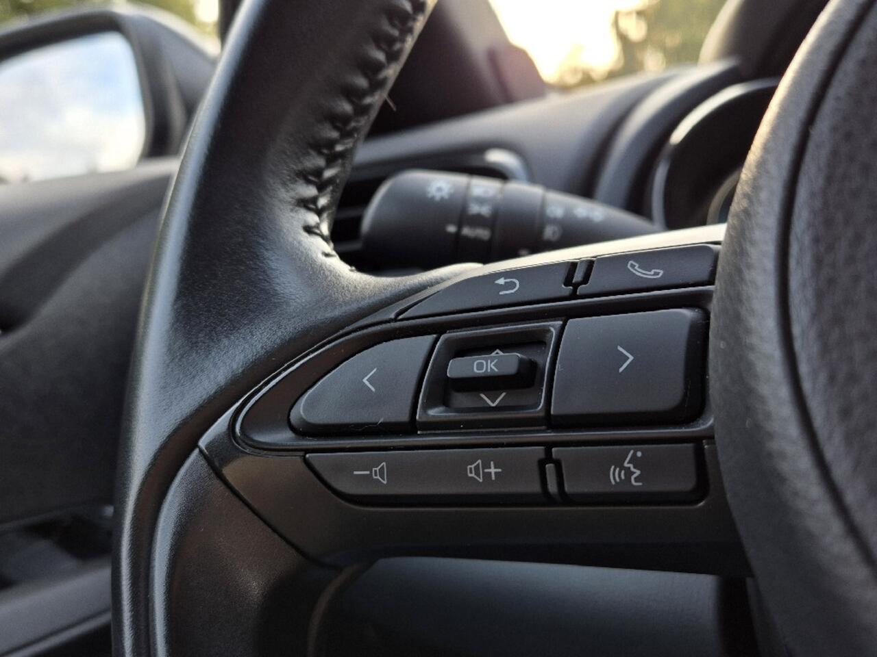 Toyota YARIS 1.5 Hybrid Automaat Executive | Half leder | Camera