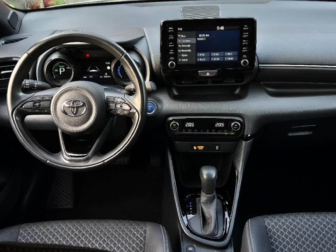 Toyota YARIS 1.5 Hybrid Automaat Executive | Half leder | Camera