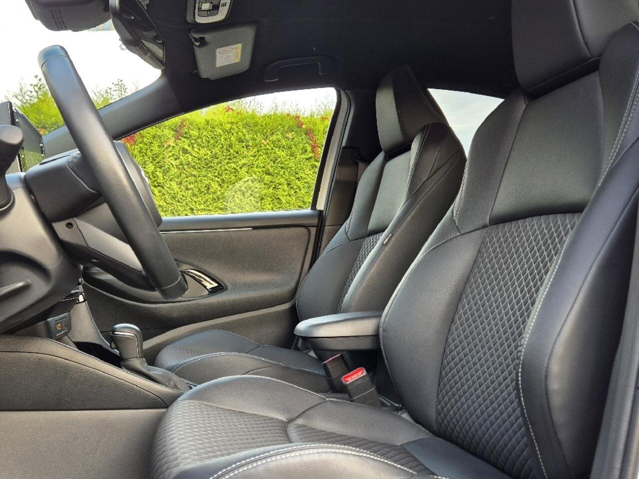 Toyota YARIS 1.5 Hybrid Automaat Executive | Half leder | Camera