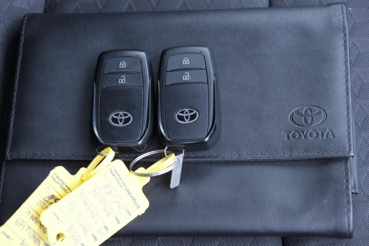 Toyota YARIS 1.5 Hybrid 115 Dynamic Automaat | Winter pack | Apple CarPlay &