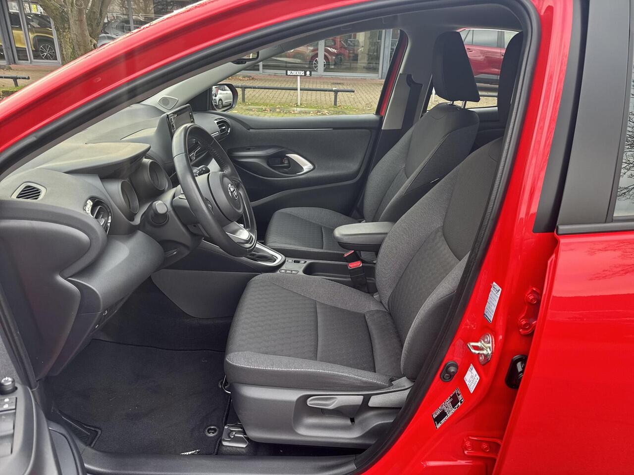 Toyota YARIS 1.5 Hybrid Dynamic | 06-10141018 Voor meer informatie