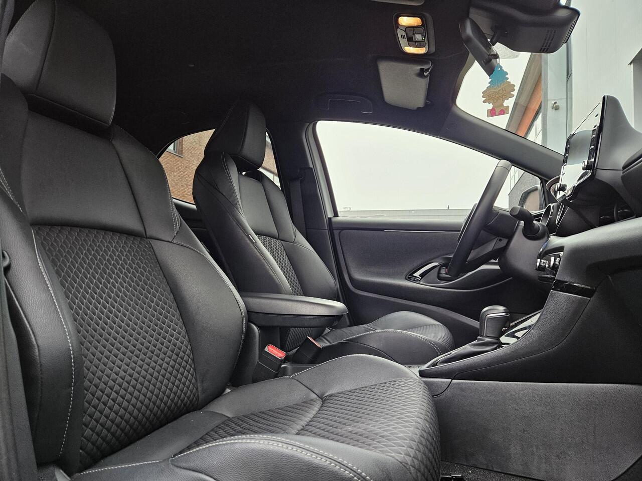 Toyota YARIS 1.5 Hybrid Executive Bi-tone | Orgineel NL en 1e Eigenaar