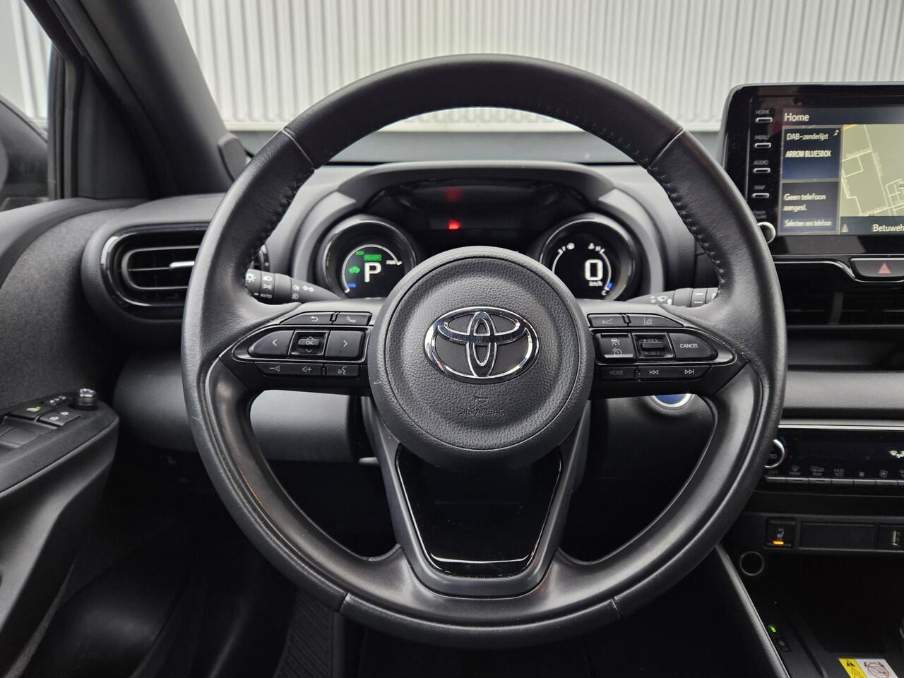 Toyota YARIS 1.5 Hybrid Executive Bi-tone | Orgineel NL en 1e Eigenaar