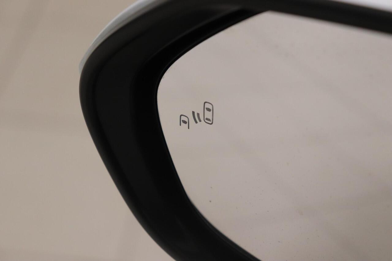 Toyota YARIS Cross 1.5 Hybrid Adventure, HUD, BSM, Parkeersensoren Apple Carplay, Android auto, DAB, Navi