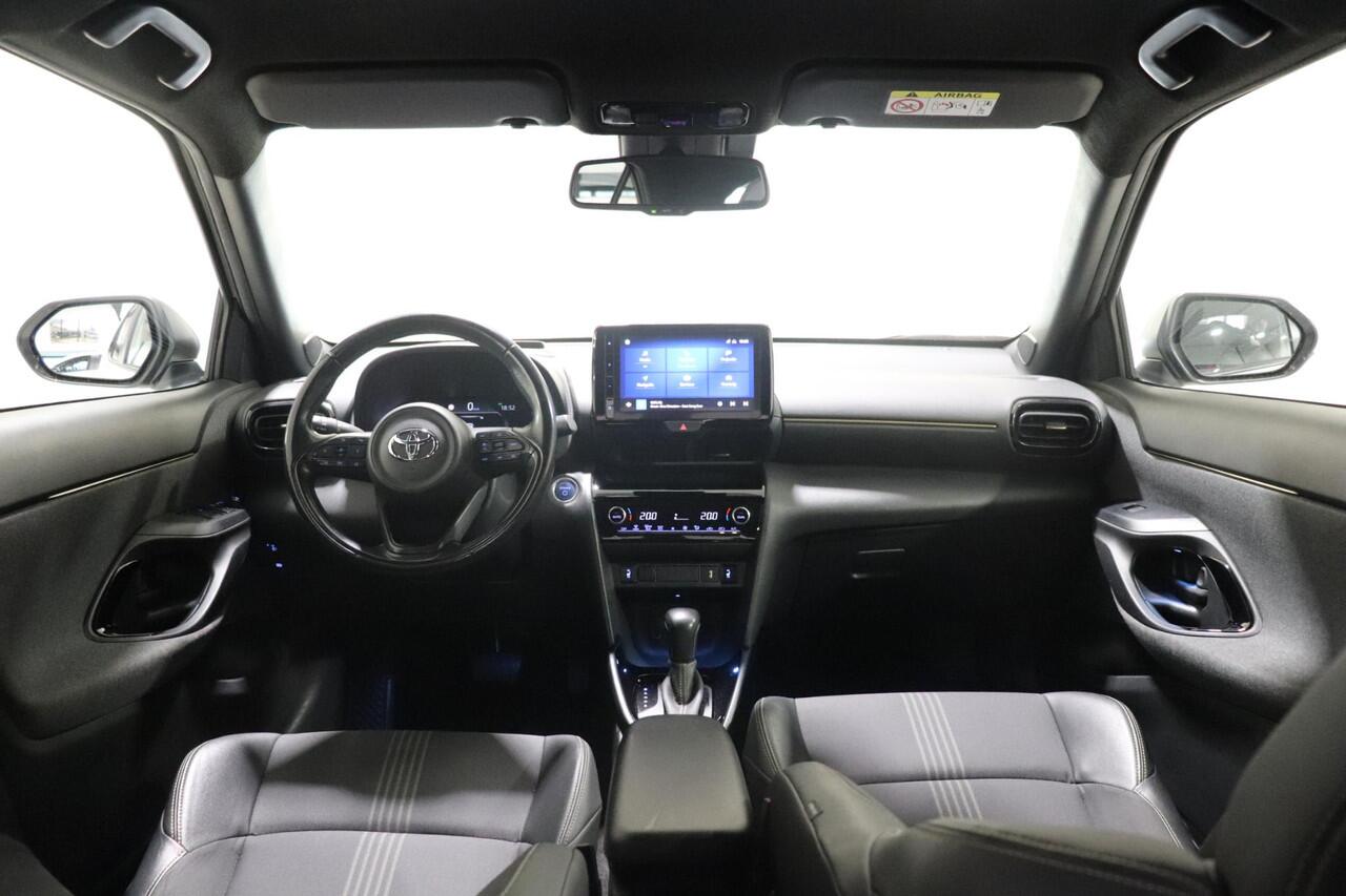 Toyota YARIS Cross 1.5 Hybrid Adventure, HUD, BSM, Parkeersensoren Apple Carplay, Android auto, DAB, Navi