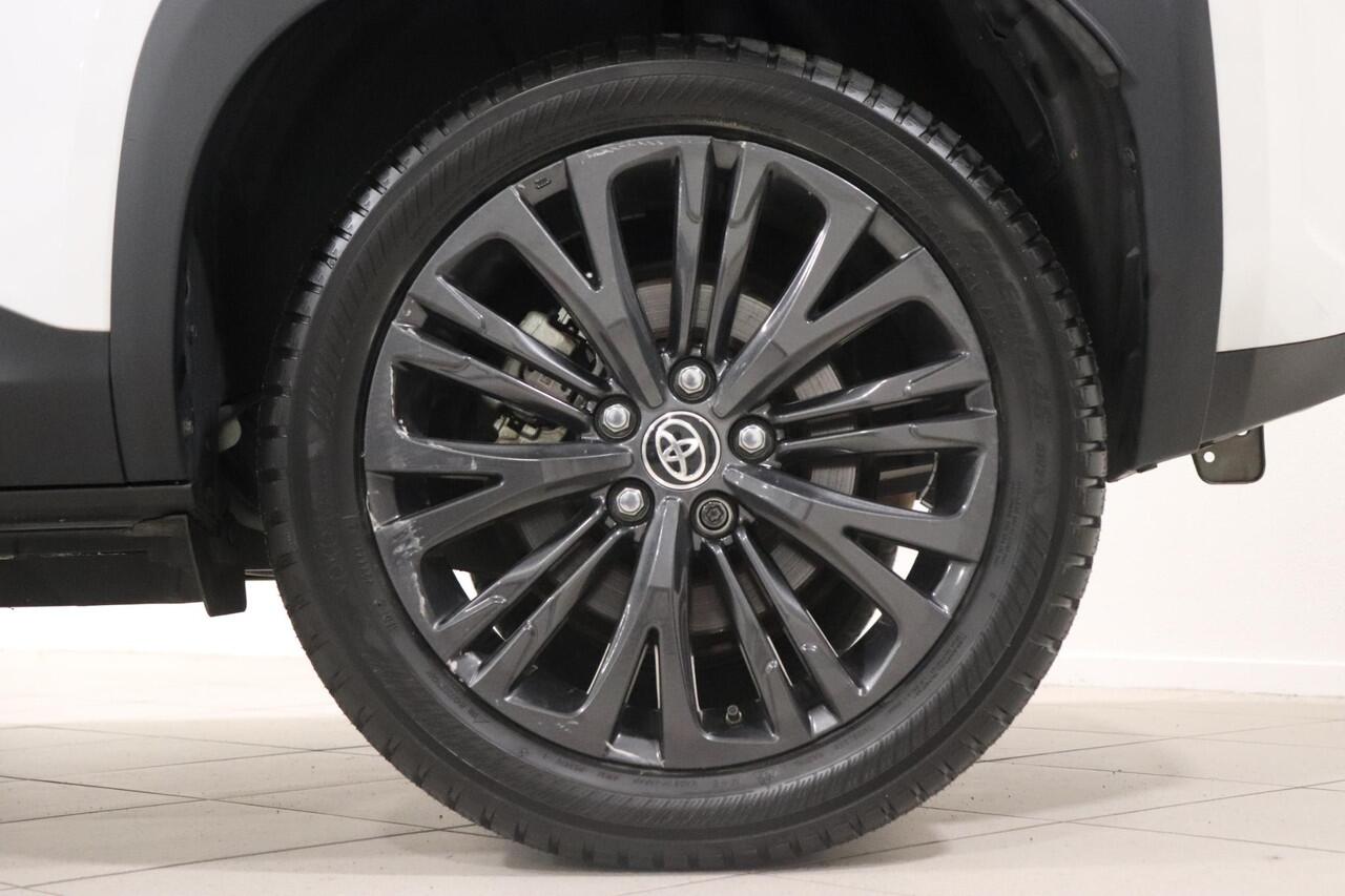 Toyota YARIS Cross 1.5 Hybrid Adventure, HUD, BSM, Parkeersensoren Apple Carplay, Android auto, DAB, Navi