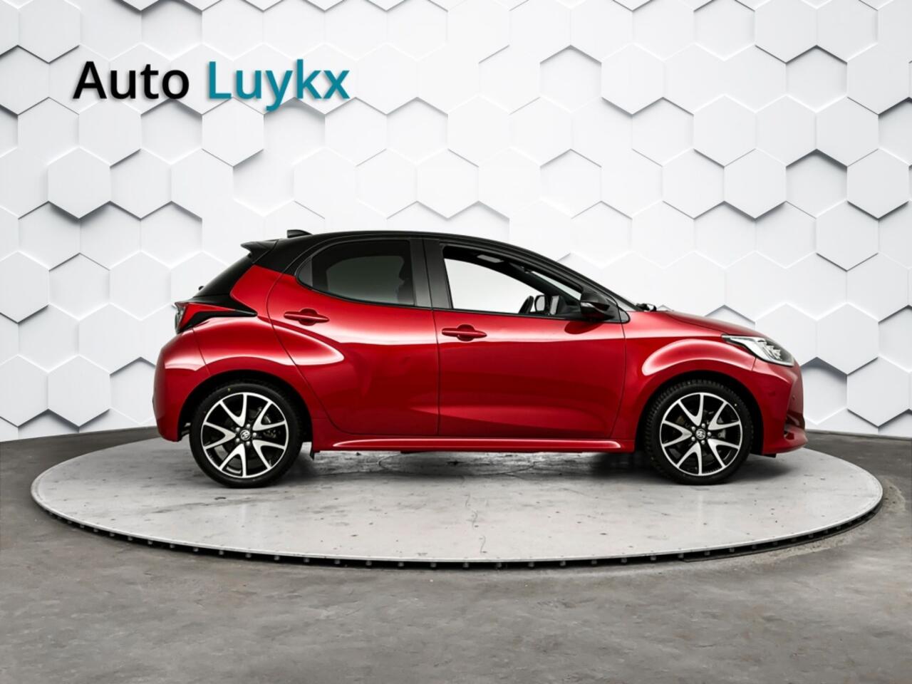 Toyota YARIS 1.5 Hybrid Executive Automaat | Lederen Bekleding | 17'' L.M. Velgen | Adaptieve Cruise Control