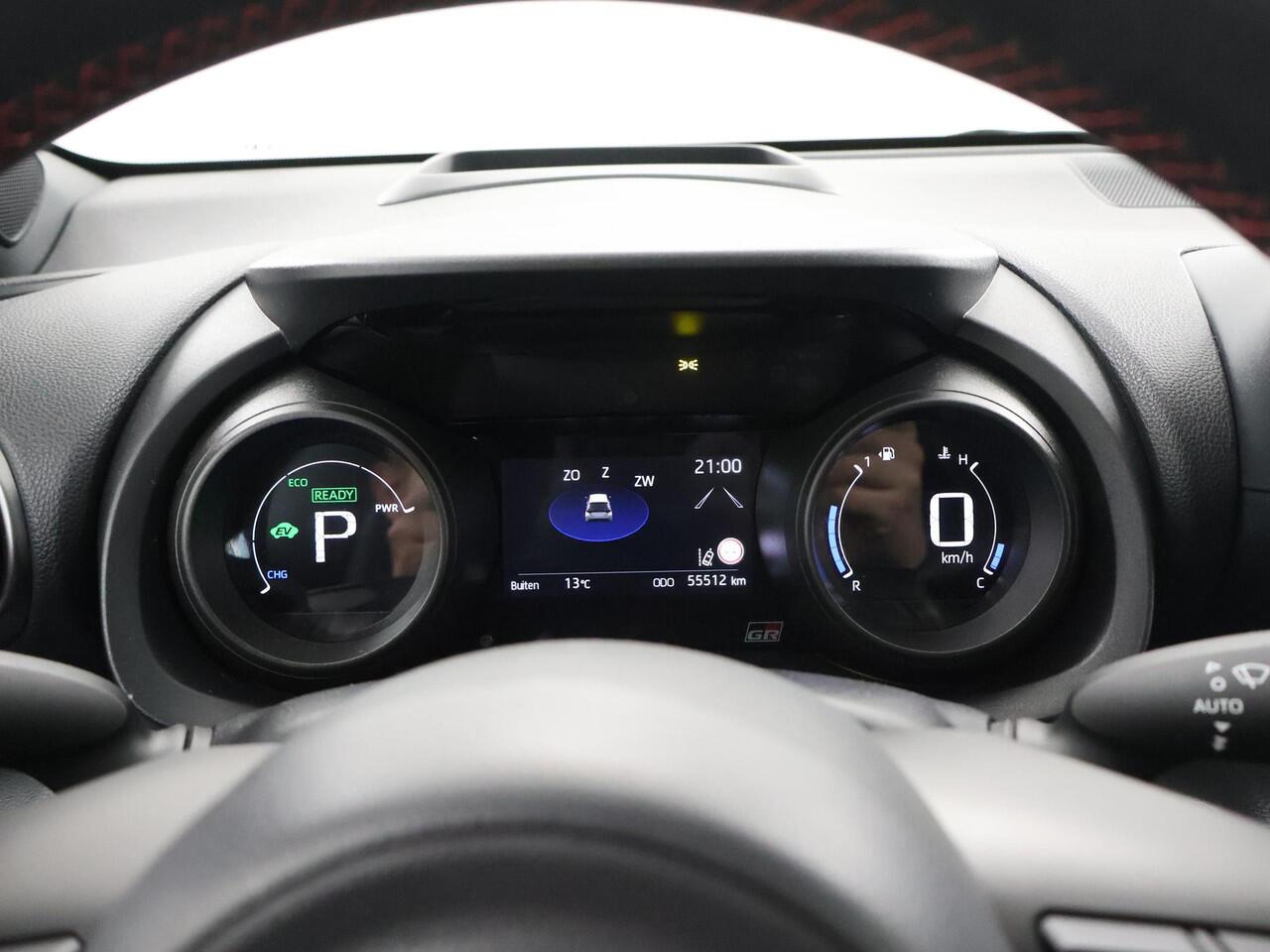 Toyota YARIS 1.5 Hybrid GR Sport | Navigatie | Parkeercamera | Stoelverwarming | HUD | Keyless Entry/Go | Apple Carplay/Android Auto |