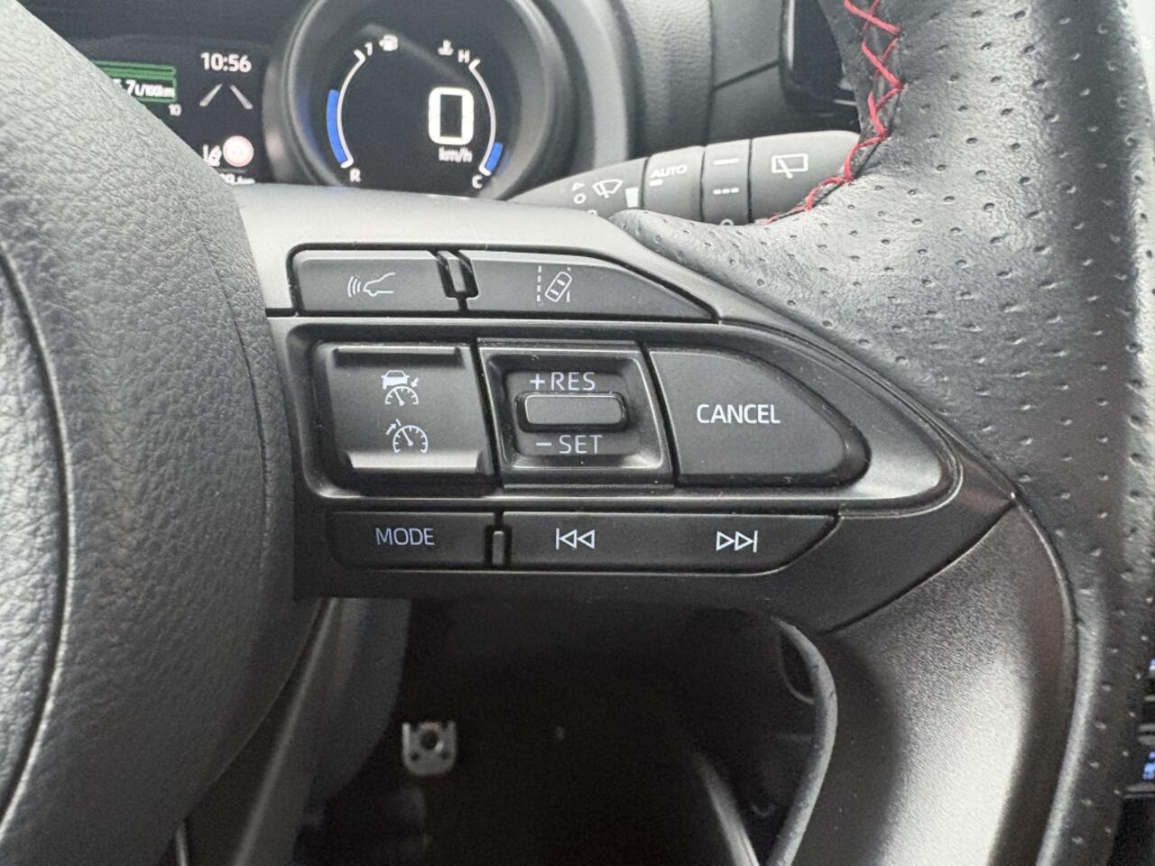 Toyota YARIS 1.5 Hybrid GR Sport | Stuur + Stoelverwarming | Navigatie |