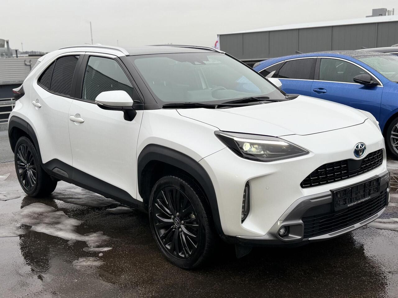 Toyota YARIS Cross 1.5 Hybrid Adventure AWD Automaat Panoramadak, Dodehoekdetectie, Stoelverwarming, Parkeersensoren voor + achter, Achteruitrijcamera, Head-up display, JBL