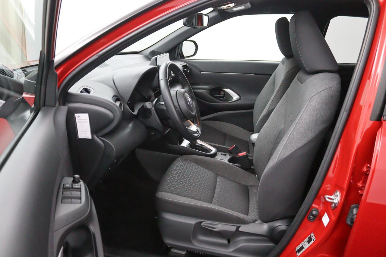 Toyota YARIS Cross 1.5 Hybrid Dynamic | Navigatie | Led Verlichting | Privacy Glas | Keyless Entry |