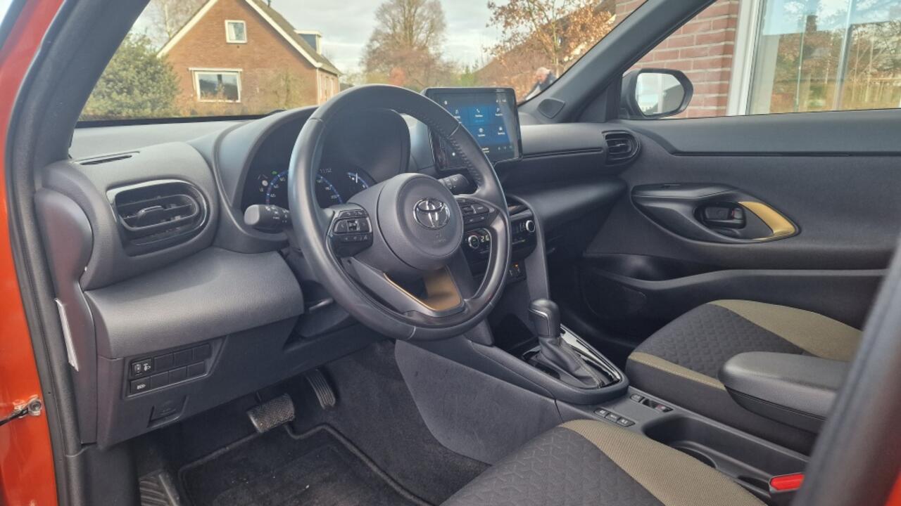 Toyota YARIS Cross 1.5 Hybrid Explore, Stoelverwarming, NL Auto