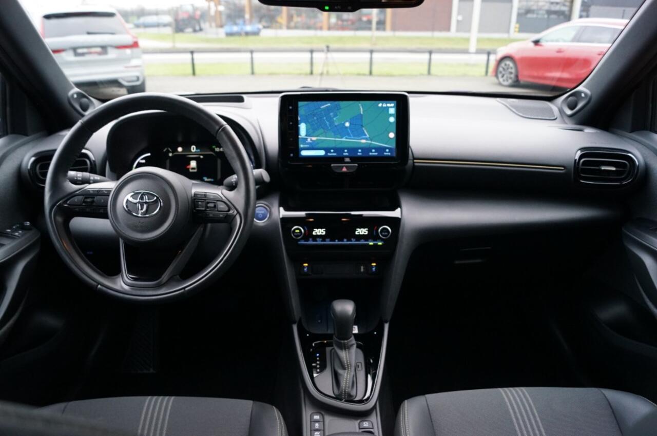 Toyota YARIS 1.5 Hybrid Adventure / Camera /Elektr. A-Klep/ Head-up/ JBL /Navi/18 Inch LM