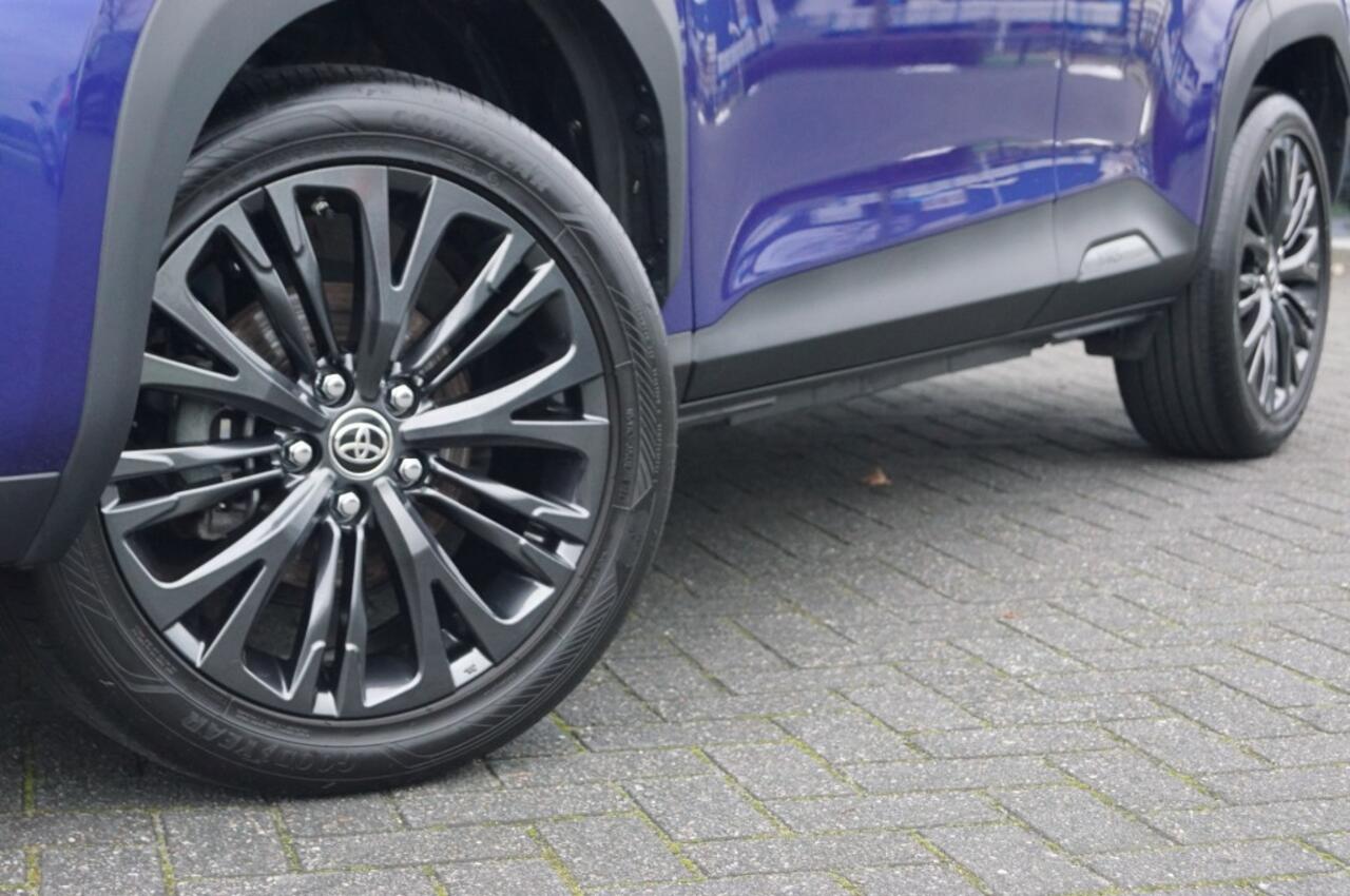 Toyota YARIS 1.5 Hybrid Adventure / Camera /Elektr. A-Klep/ Head-up/ JBL /Navi/18 Inch LM