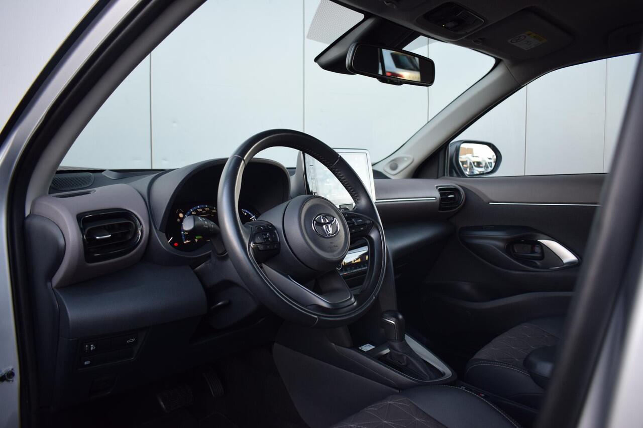 Toyota YARIS Cross 1.5 Hybrid Executive | Two Tone | Apple CarPlay | Half Leer | Stoelverwarming
