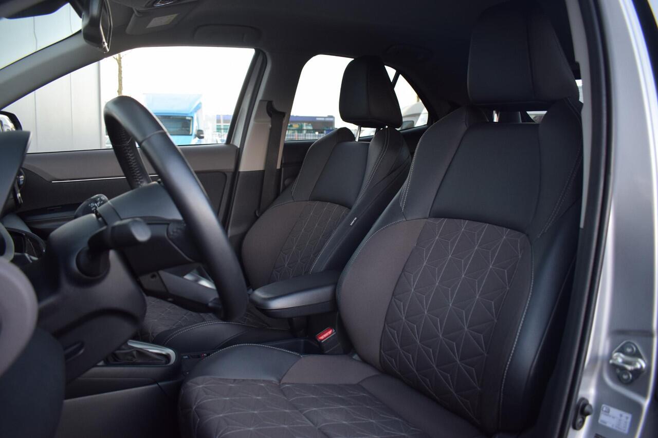 Toyota YARIS Cross 1.5 Hybrid Executive | Two Tone | Apple CarPlay | Half Leer | Stoelverwarming