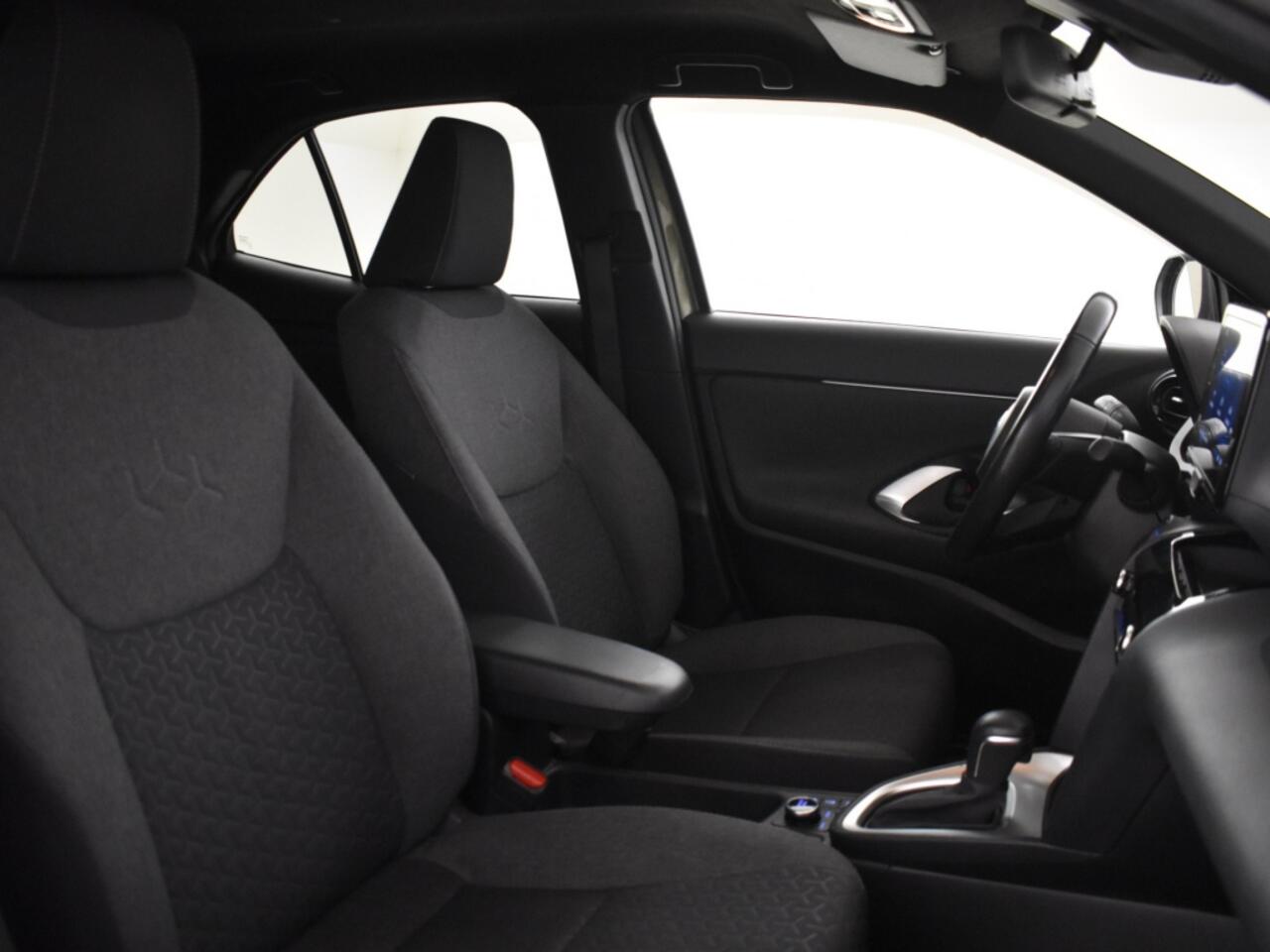 Toyota YARIS Cross 1.5 Hybrid AWD Dynamic | Trekhaak | Keyless | Navigatie