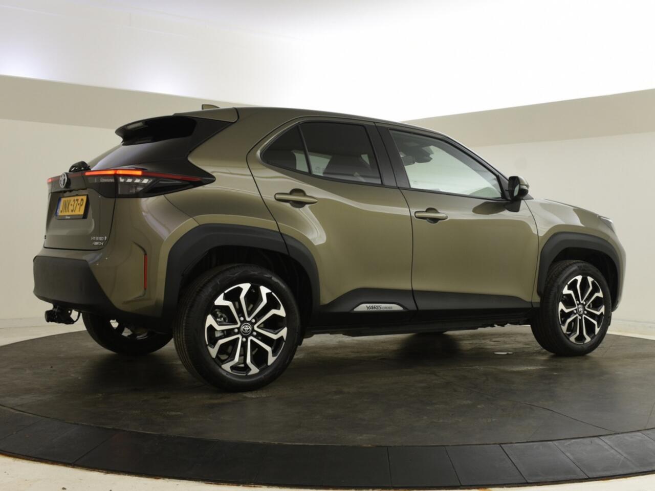 Toyota YARIS Cross 1.5 Hybrid AWD Dynamic | Trekhaak | Keyless | Navigatie