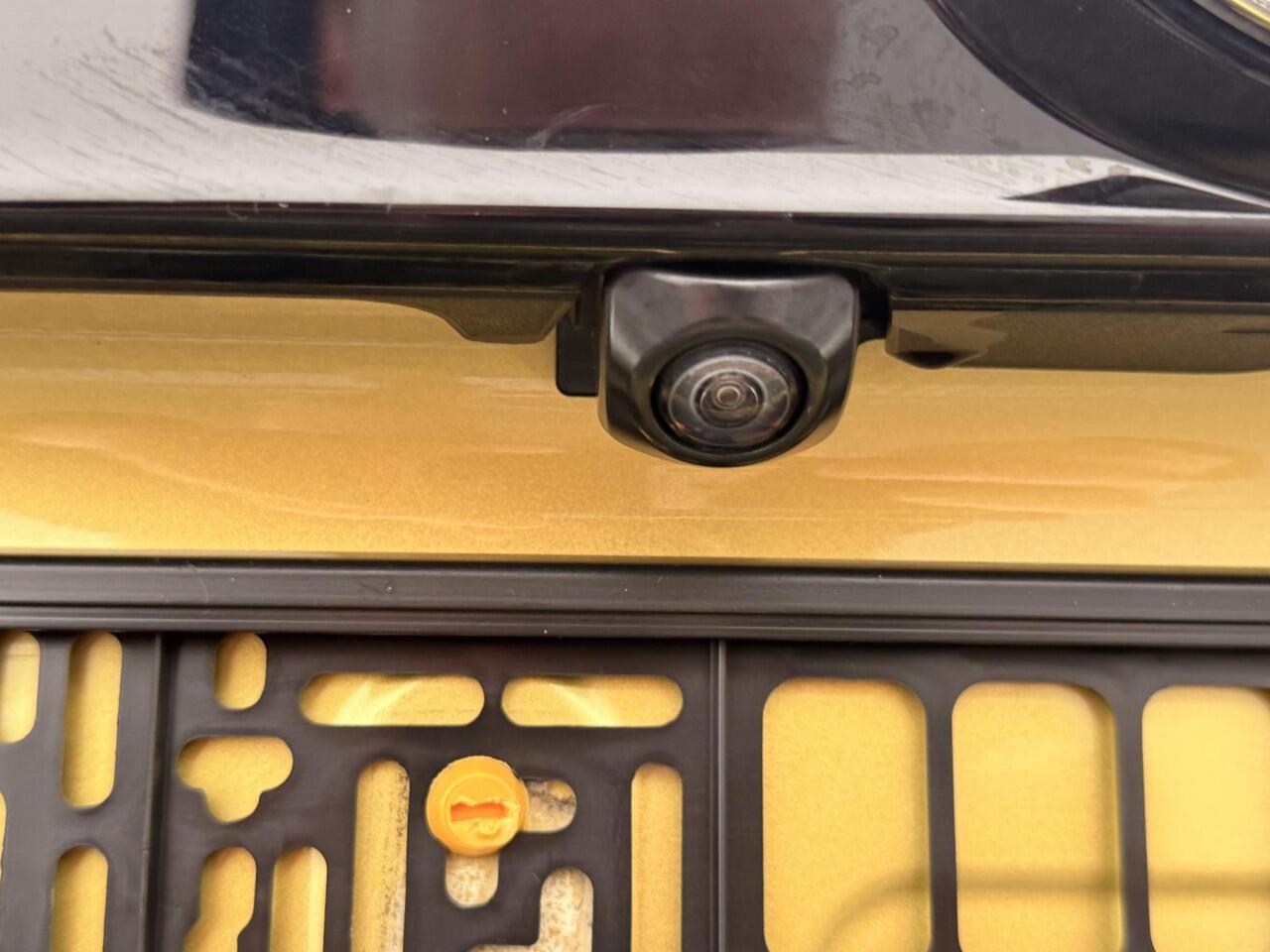 Toyota YARIS Cross 1.5 Hybrid Launch Edition AWD Panoramadak, Rondom camera, Lederen interieur, Stoelverwarming, Dodehoekdetectie, JBL, HUD, AppleCarplay AndroidAuto, LM velgen