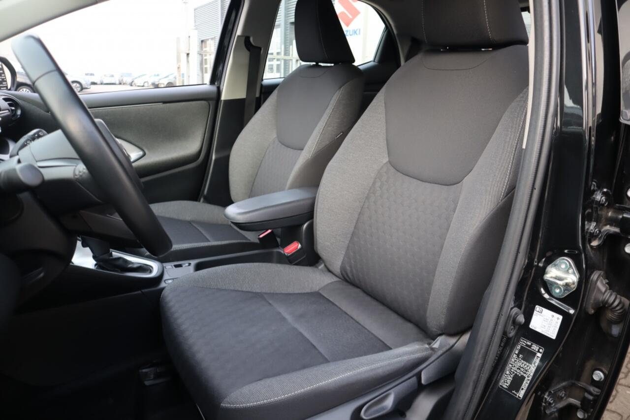 Toyota YARIS 1.5 Hybid Dynamic Keyless | Stoelverwarming | AllSeasons