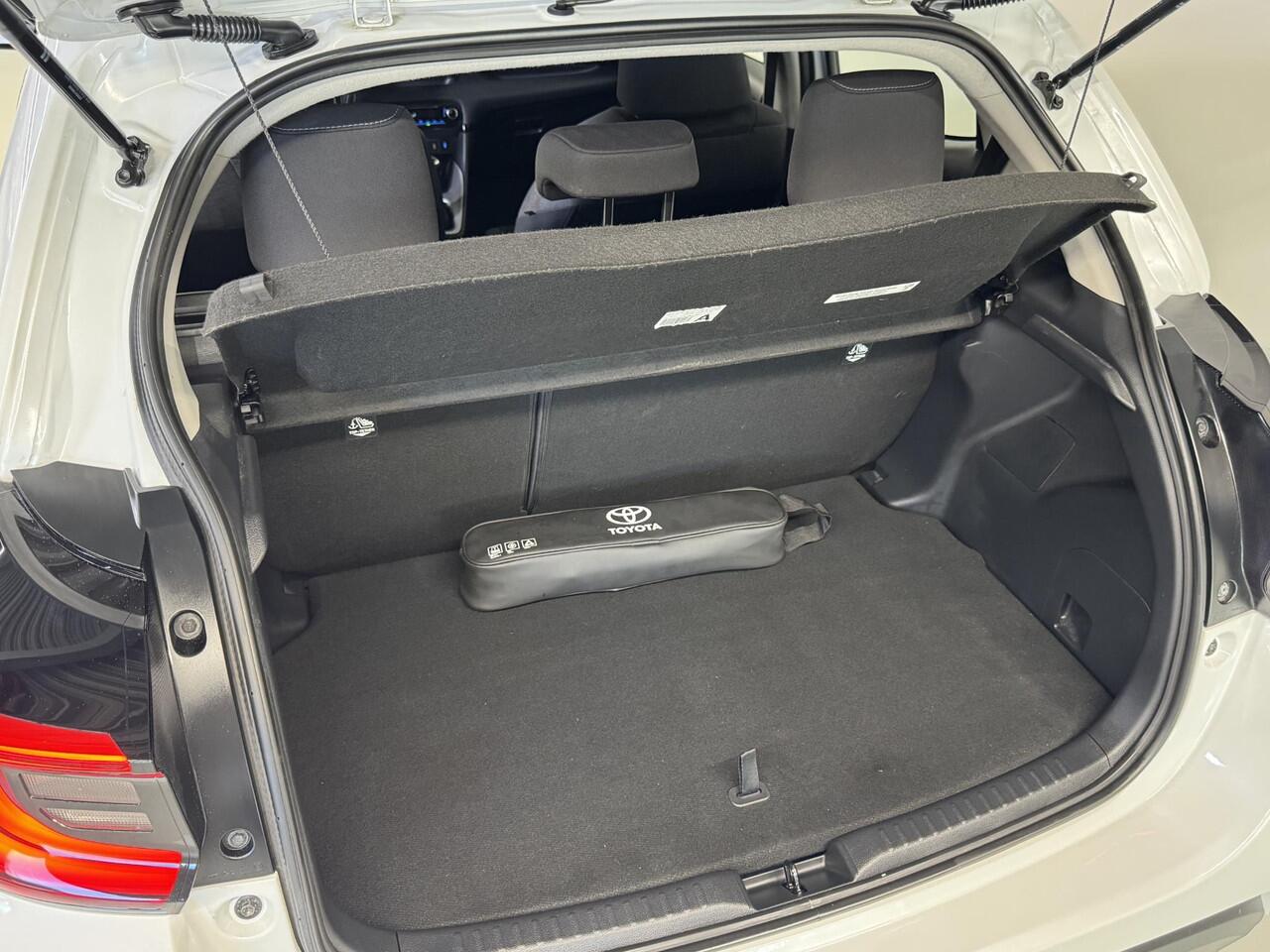 Toyota YARIS 1.5 VVT-i Dynamic | Keyless | Carplay | LED |