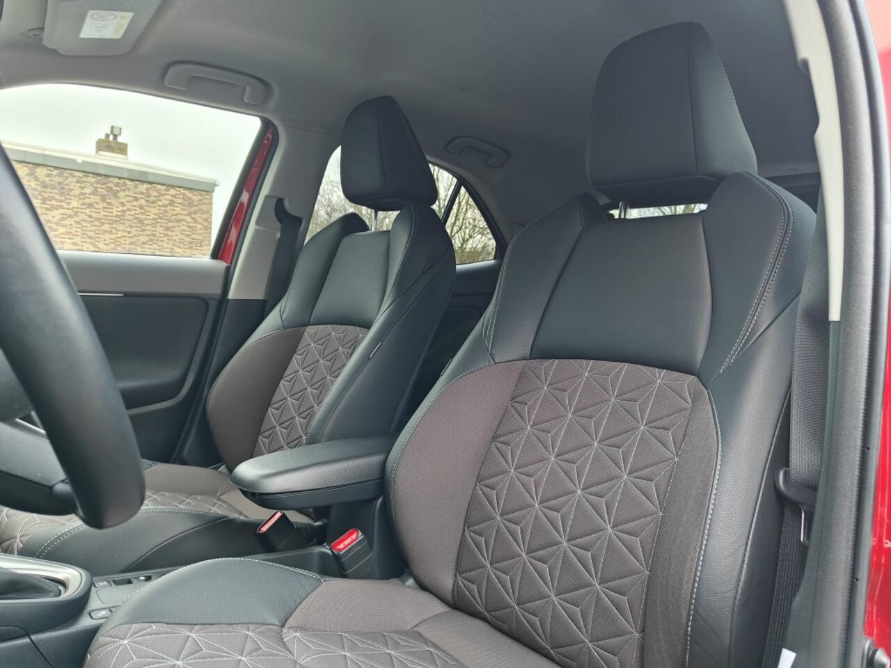 Toyota YARIS Cross Hybrid AWD-i Elegant